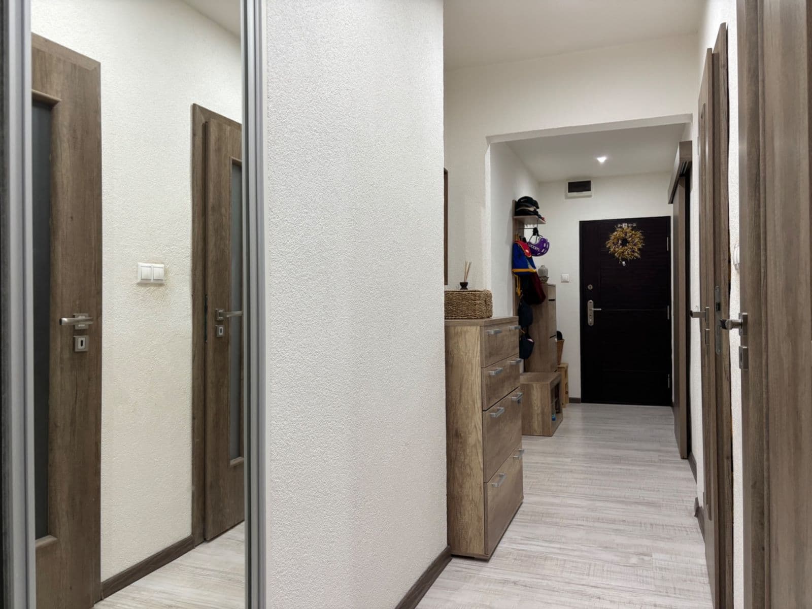 Pronájem bytu 2+1 52 m², Medveďovej, Petržalka, Bratislavský kraj Pronájem bytu 2+1 52 m², Medveďovej, Petržalka, Bratislavský kraj