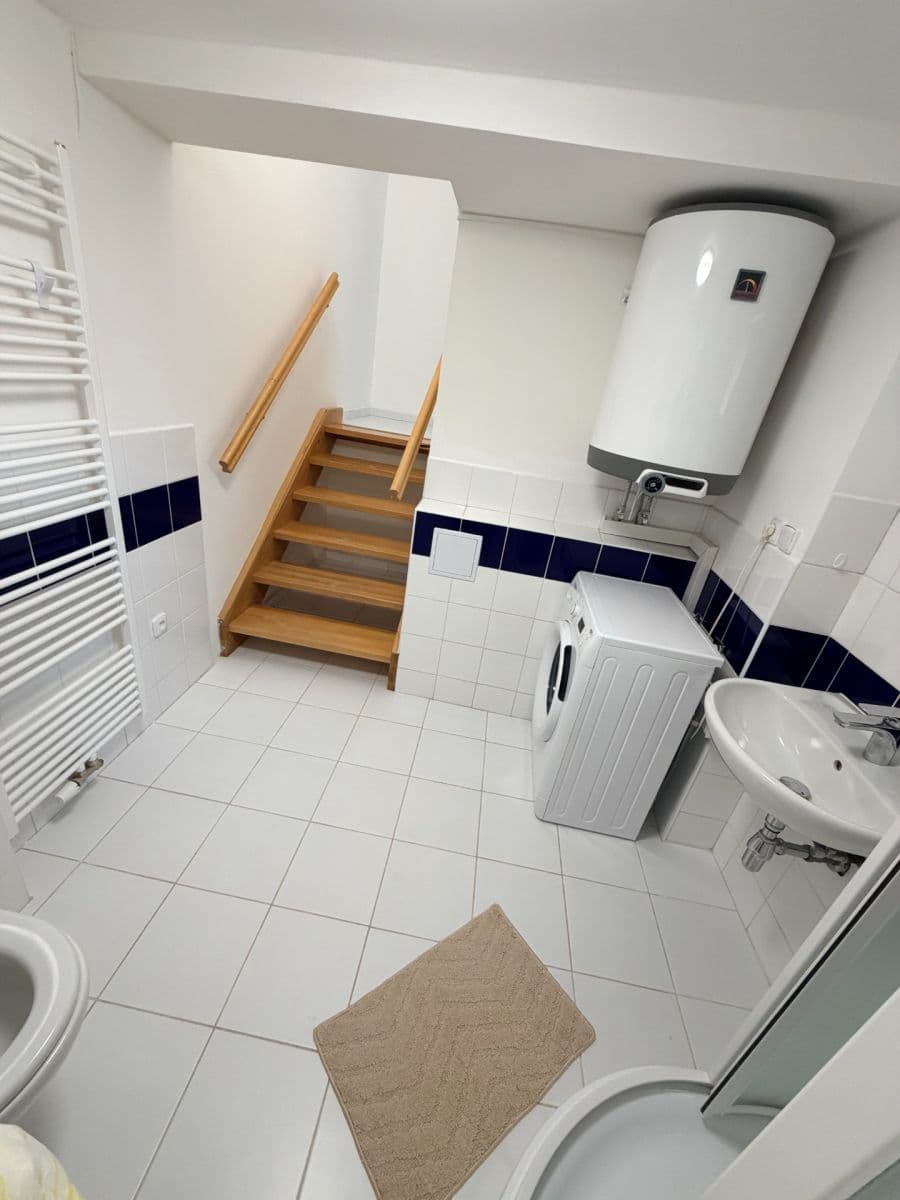 Pronájem bytu 1+kk 24 m², Macešková, Praha, Praha Pronájem bytu 1+kk 24 m², Macešková, Praha, Praha
