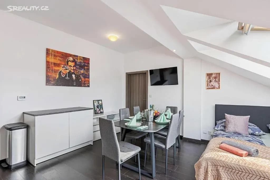 Pronájem bytu 145 m², Košická, Praha, Praha Pronájem bytu 145 m², Košická, Praha, Praha