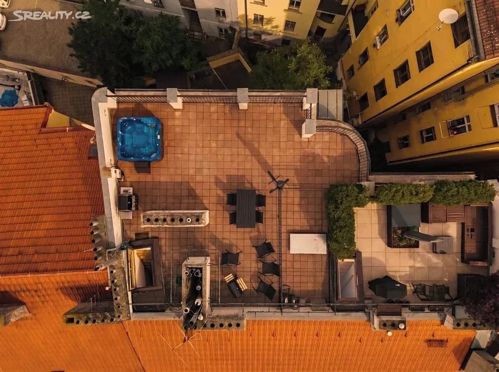 Pronájem bytu 145 m², Košická, Praha, Praha Pronájem bytu 145 m², Košická, Praha, Praha