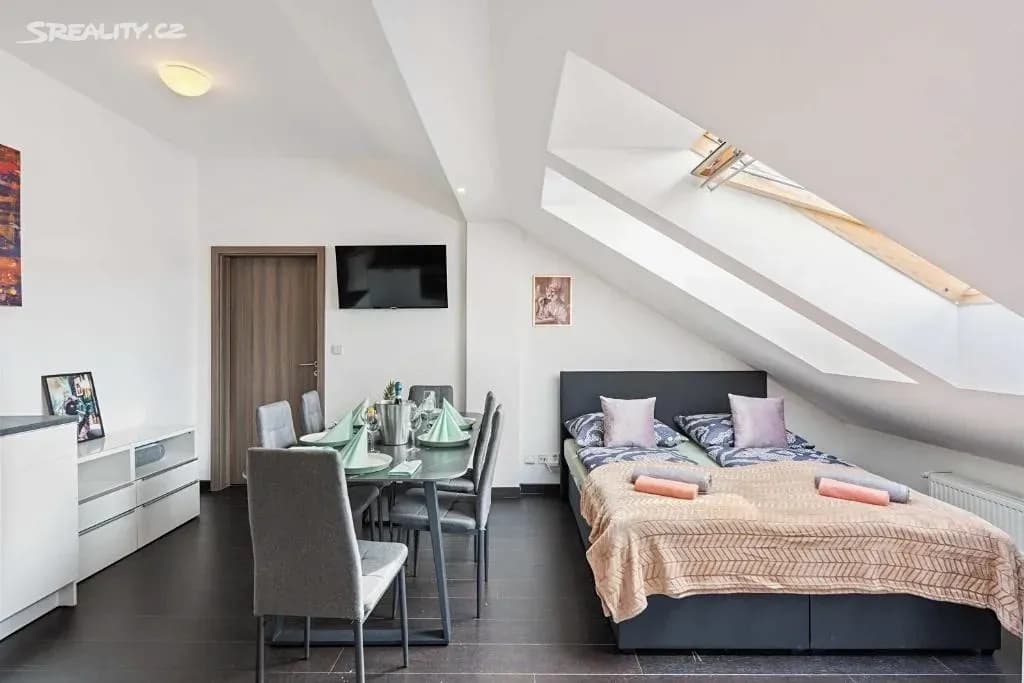 Pronájem bytu 145 m², Košická, Praha, Praha Pronájem bytu 145 m², Košická, Praha, Praha