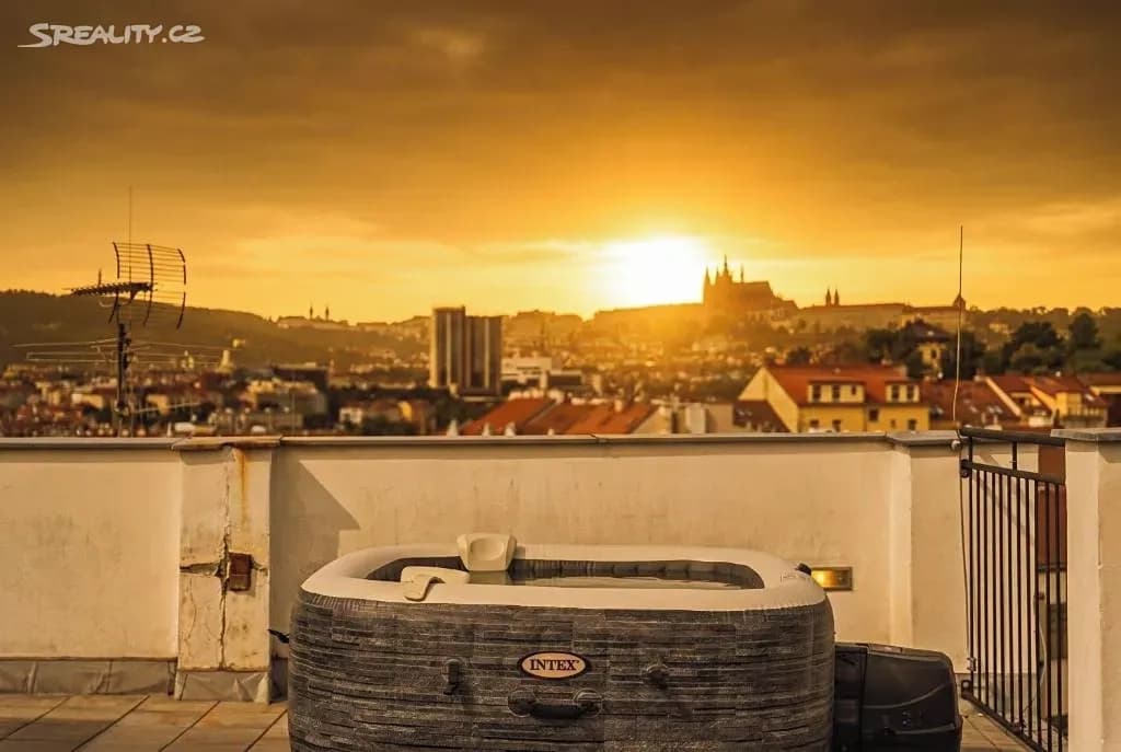 Pronájem bytu 145 m², Košická, Praha, Praha Pronájem bytu 145 m², Košická, Praha, Praha