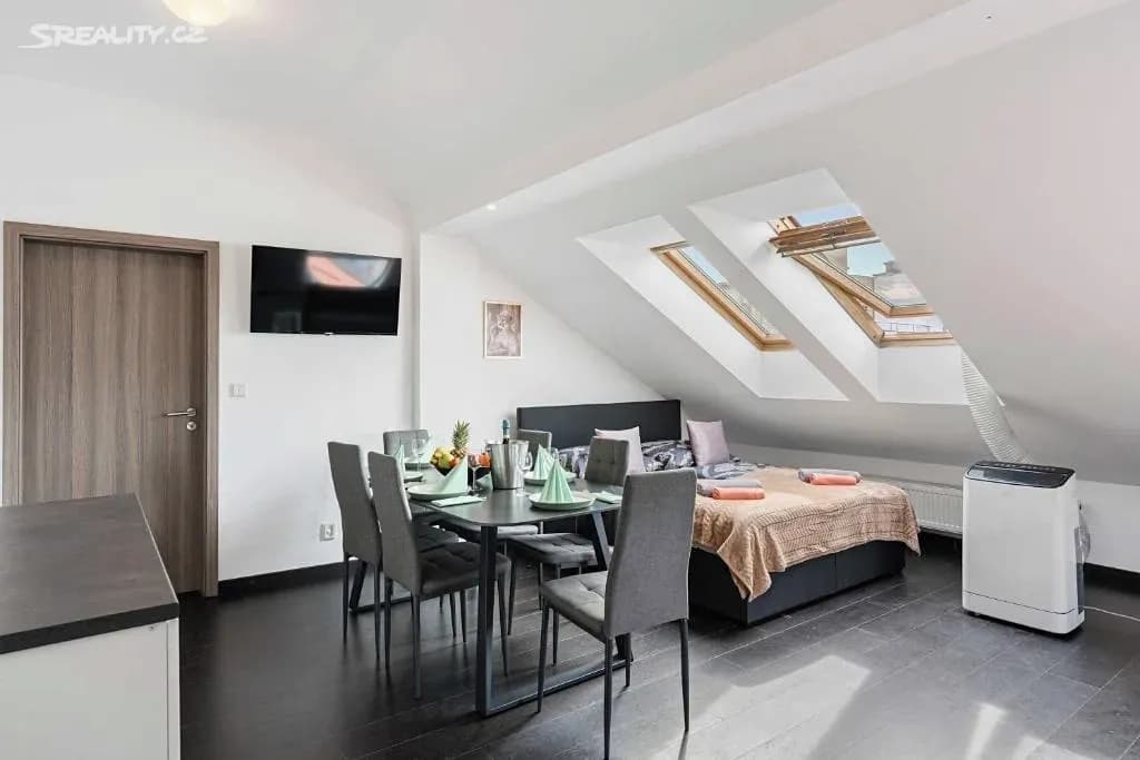 Pronájem bytu 145 m², Košická, Praha, Praha Pronájem bytu 145 m², Košická, Praha, Praha