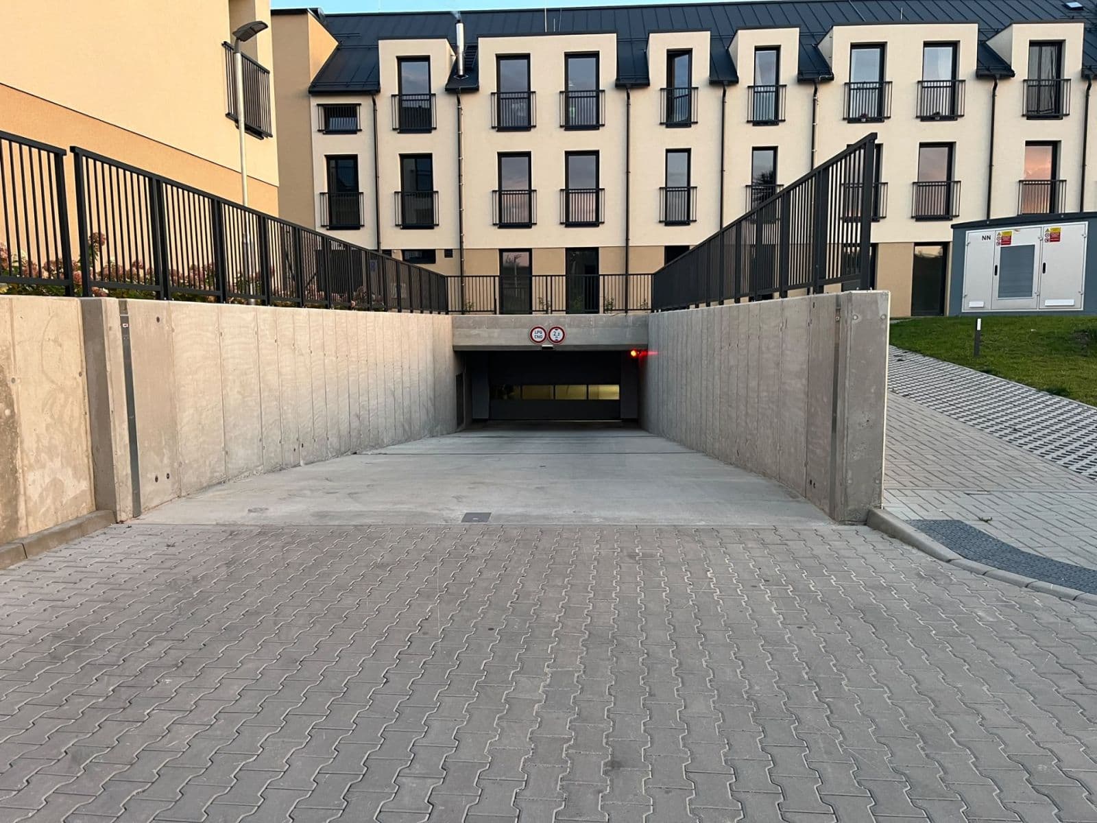 Pronájem garáže 13 m², Prokopa Velikého, Český Brod, Středočeský kraj Pronájem garáže 13 m², Prokopa Velikého, Český Brod, Středočeský kraj