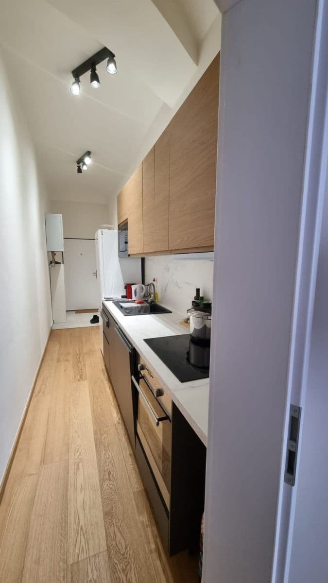 Pronájem bytu 3+1 74 m², Na Neklance, Praha, Praha Pronájem bytu 3+1 74 m², Na Neklance, Praha, Praha