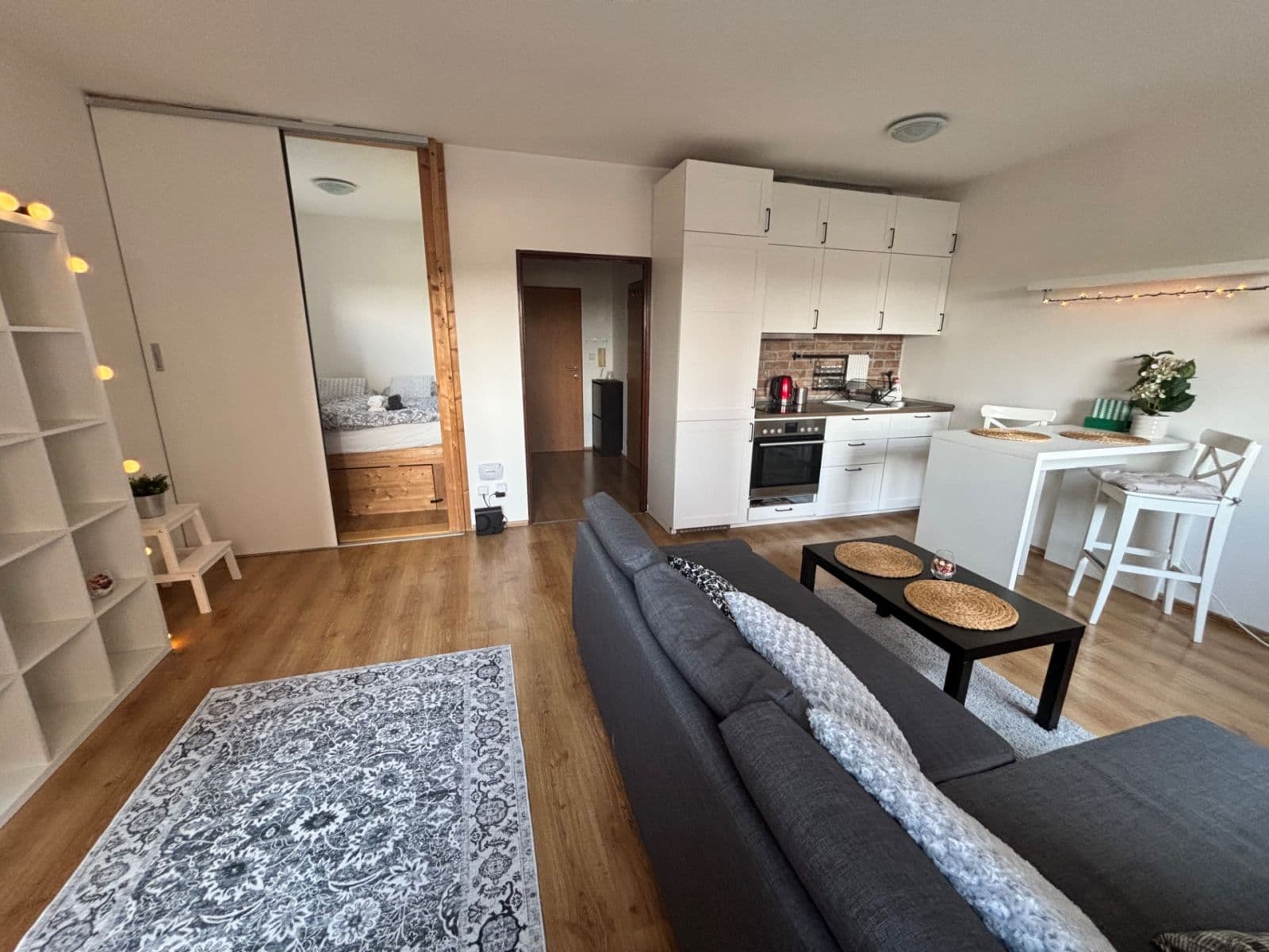 Pronájem bytu 1+kk 35 m², Roztocká, Úholičky, Středočeský kraj Pronájem bytu 1+kk 35 m², Roztocká, Úholičky, Středočeský kraj