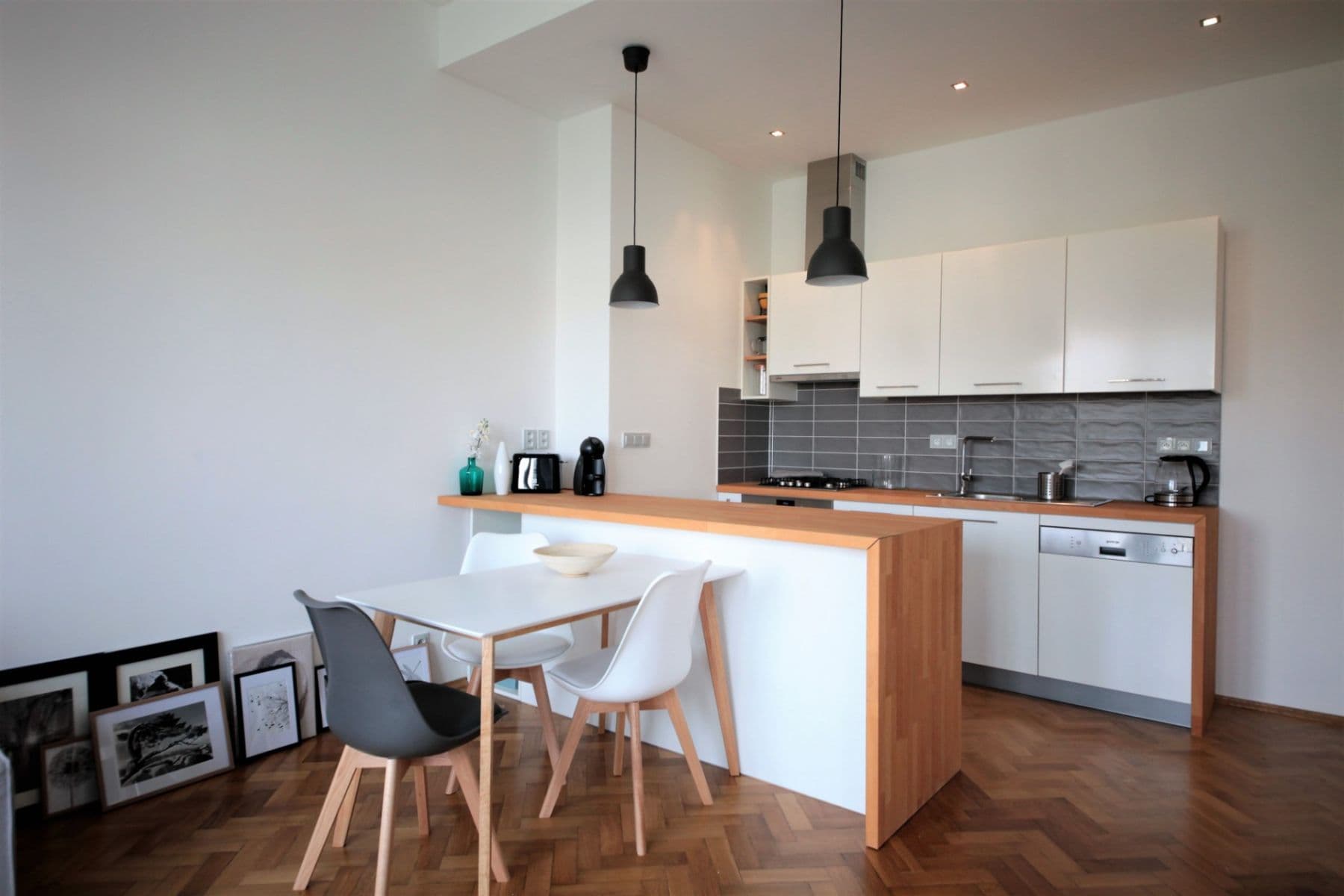 Pronájem bytu 2+kk 60 m², Moskevská, Praha, Praha Pronájem bytu 2+kk 60 m², Moskevská, Praha, Praha