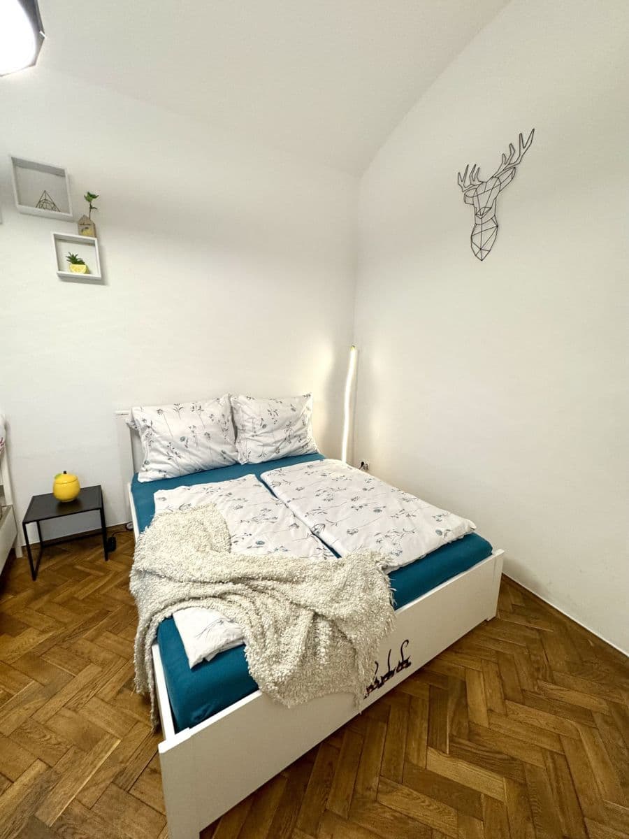 Pronájem bytu 90 m², Navrátilova, Praha, Praha Pronájem bytu 90 m², Navrátilova, Praha, Praha