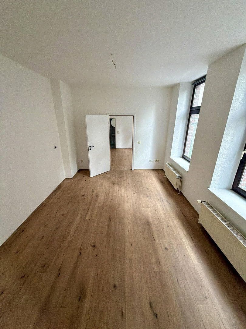 Pronájem bytu 2+1 76 m², Adolfstr. 9, Krefeld, Severní Porýní-Vestfálsko Pronájem bytu 2+1 76 m², Adolfstr. 9, Krefeld, Severní Porýní-Vestfálsko