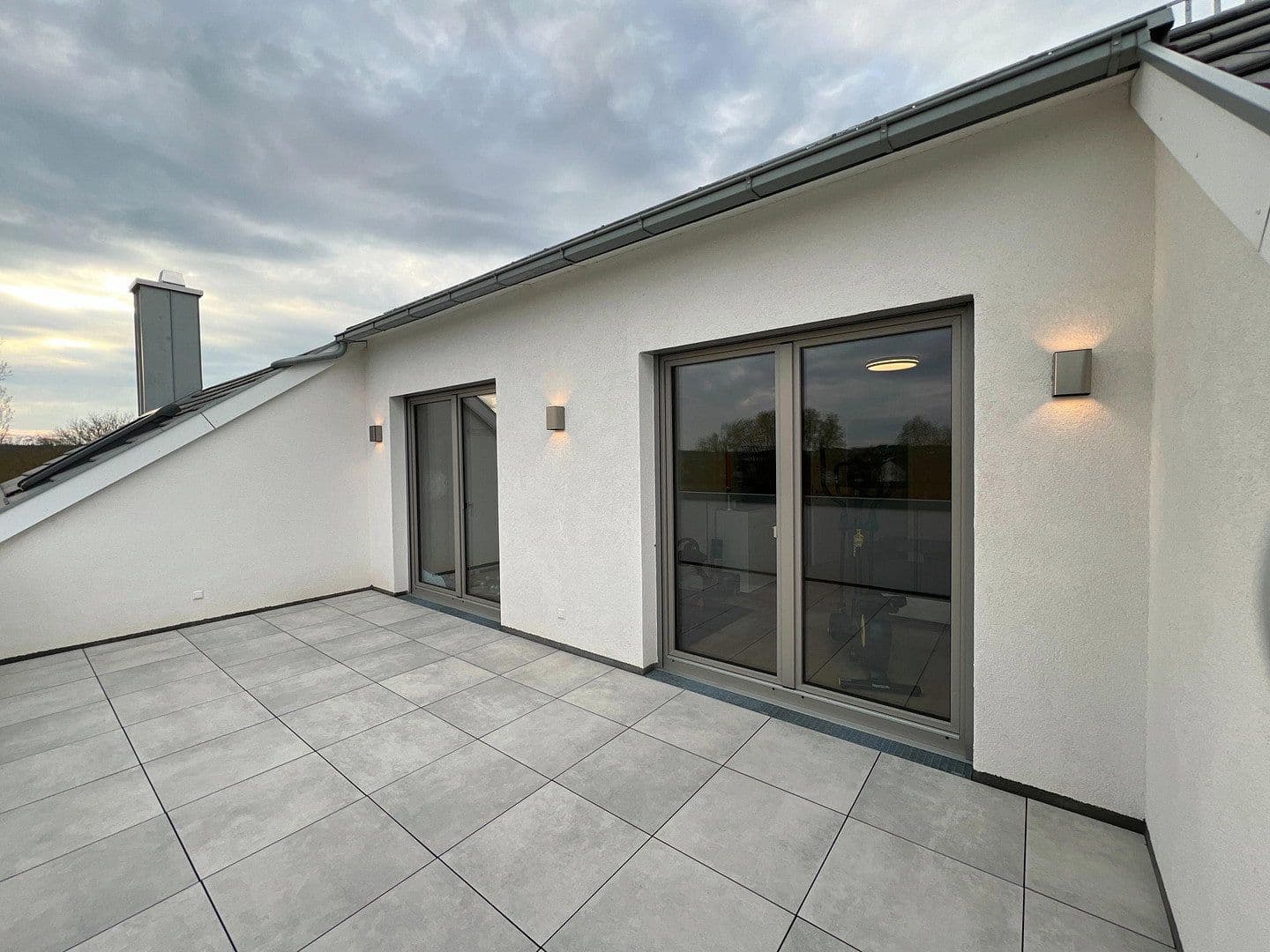 Pronájem bytu 6+1 205 m², Ziegeleistraße 11A, Buchen (Odenwald), Bádensko-Württembersko Pronájem bytu 6+1 205 m², Ziegeleistraße 11A, Buchen (Odenwald), Bádensko-Württembersko