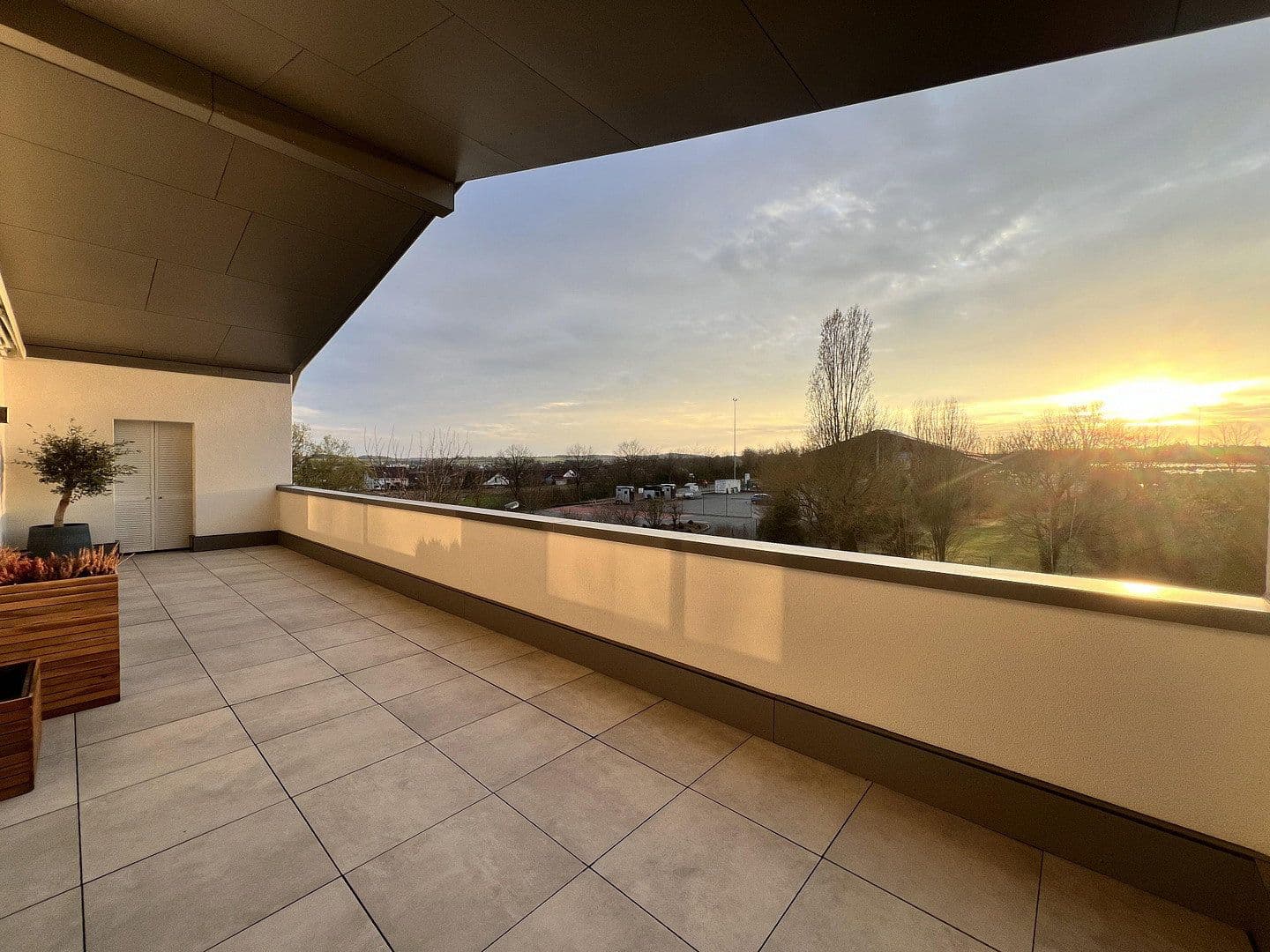 Pronájem bytu 6+1 205 m², Ziegeleistraße 11A, Buchen (Odenwald), Bádensko-Württembersko Pronájem bytu 6+1 205 m², Ziegeleistraße 11A, Buchen (Odenwald), Bádensko-Württembersko