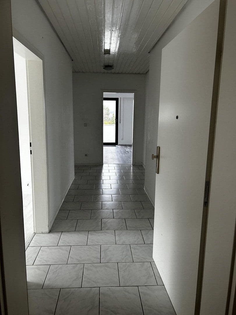 Pronájem bytu 3+1 89 m², Obere Waldstraße 22, Taunusstein, Hessen Pronájem bytu 3+1 89 m², Obere Waldstraße 22, Taunusstein, Hessen
