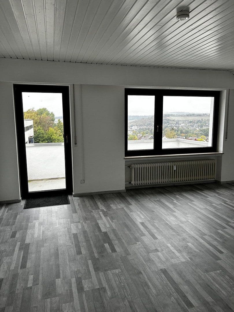 Pronájem bytu 3+1 89 m², Obere Waldstraße 22, Taunusstein, Hessen Pronájem bytu 3+1 89 m², Obere Waldstraße 22, Taunusstein, Hessen