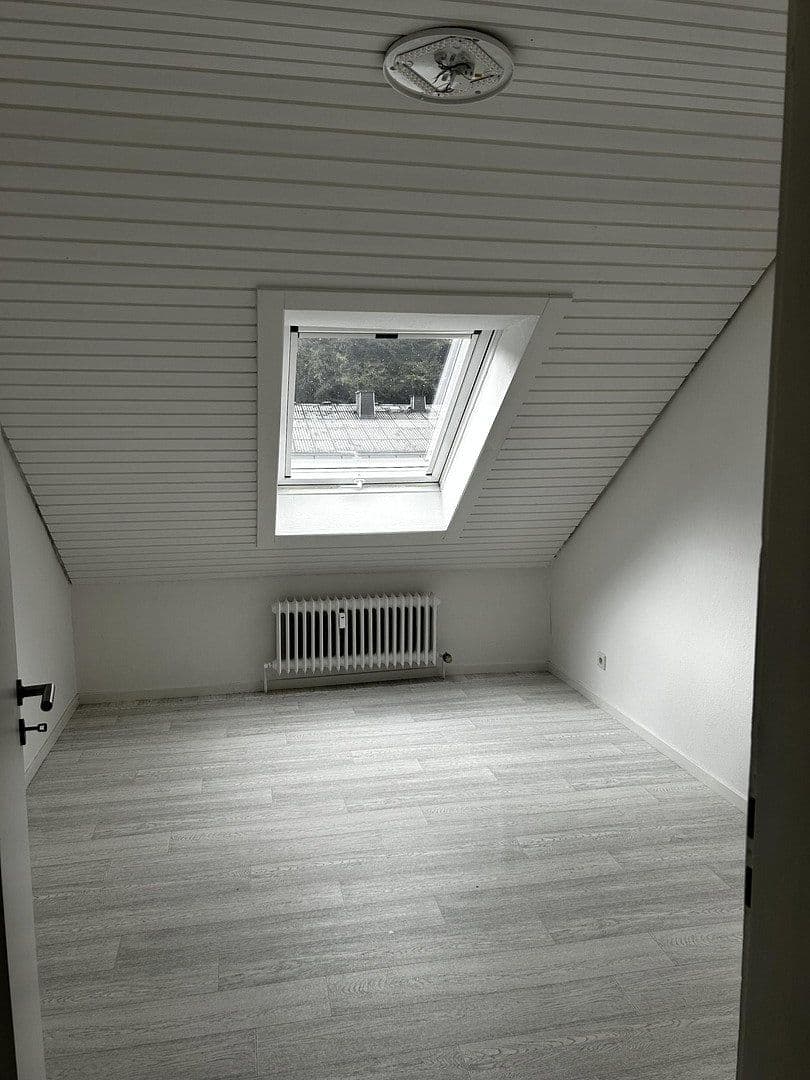 Pronájem bytu 3+1 89 m², Obere Waldstraße 22, Taunusstein, Hessen Pronájem bytu 3+1 89 m², Obere Waldstraße 22, Taunusstein, Hessen