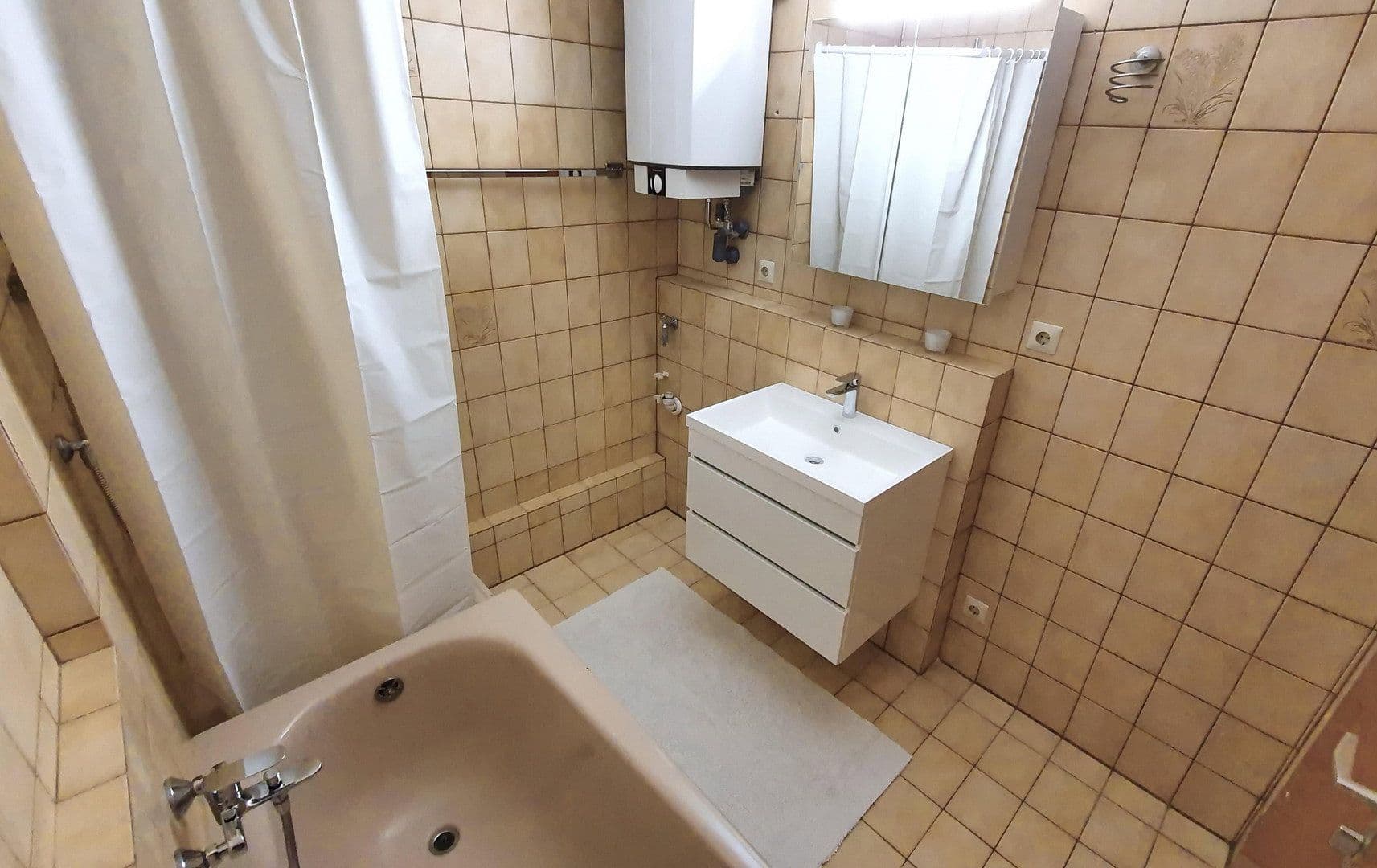 Prodej bytu 4+kk 133 m², Reichenbach an der Fils, Bádensko-Württembersko Prodej bytu 4+kk 133 m², Reichenbach an der Fils, Bádensko-Württembersko