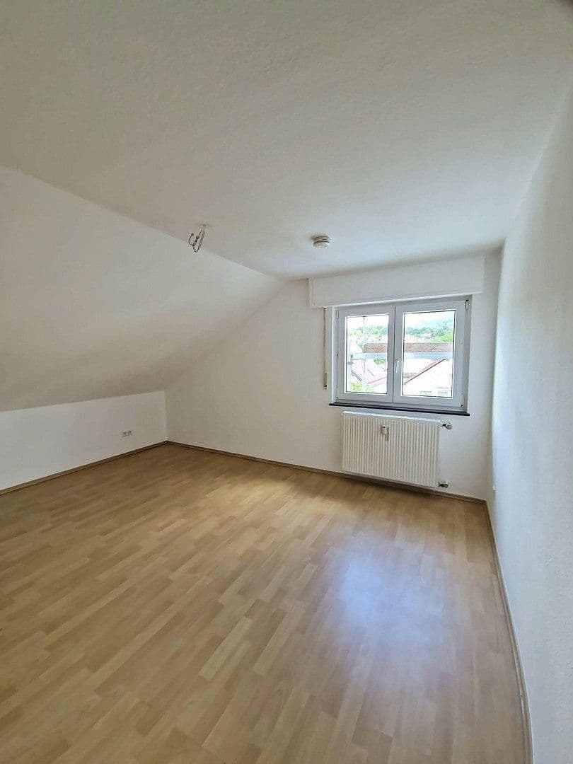 Pronájem bytu 2+1 55 m², Gaggenau, Bádensko-Württembersko Pronájem bytu 2+1 55 m², Gaggenau, Bádensko-Württembersko