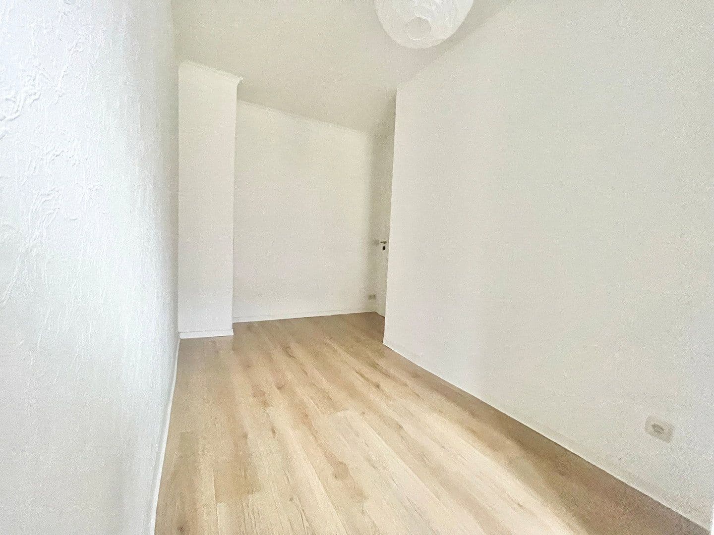 Prodej bytu 5+1 160 m², Eilenburger Straße 29, Taucha, Sasko Prodej bytu 5+1 160 m², Eilenburger Straße 29, Taucha, Sasko