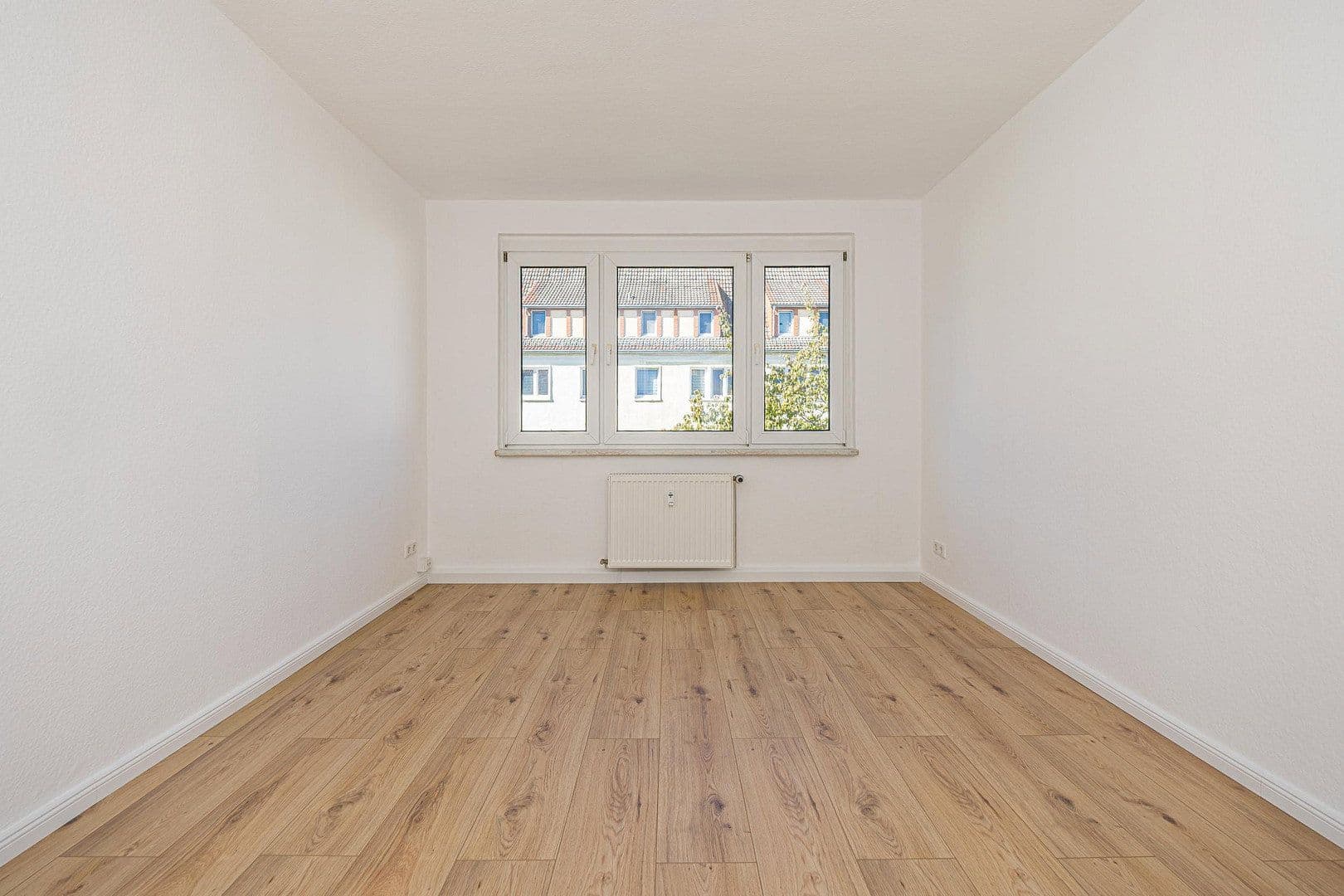 Prodej bytu 5+1 80 m², Peresaer Strasse 3b, Groitzsch, Sasko Prodej bytu 5+1 80 m², Peresaer Strasse 3b, Groitzsch, Sasko