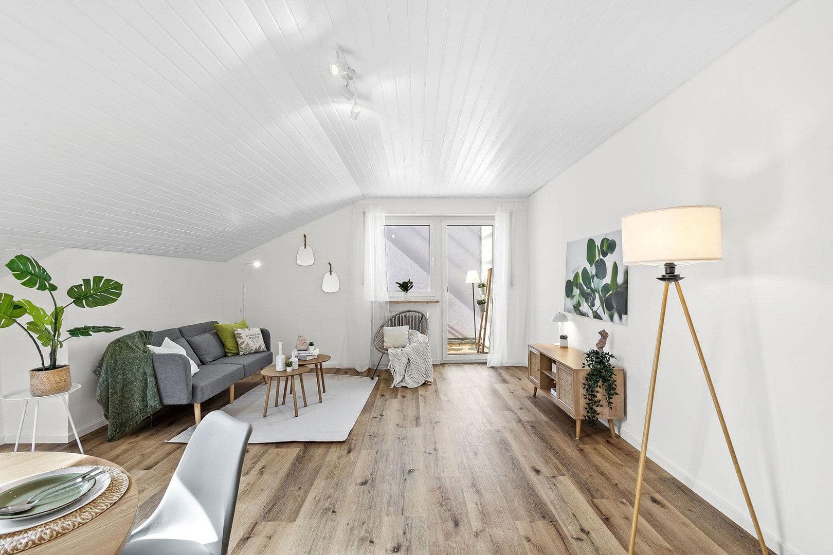 Prodej bytu 3+1 88 m², Neutraubling, Bavorsko Prodej bytu 3+1 88 m², Neutraubling, Bavorsko