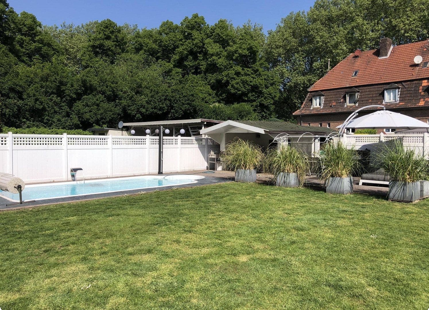Prodej domu 165 m², pozemek 409 m², Duisburg, Severní Porýní-Vestfálsko Prodej domu 165 m², pozemek 409 m², Duisburg, Severní Porýní-Vestfálsko