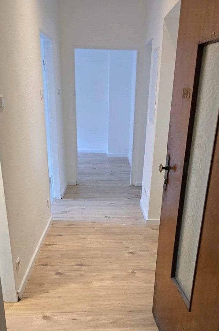 Pronájem bytu 3+1 67 m², Bürgermeister-Fuchs-Straße 24-26, Mannheim, Bádensko-Württembersko Pronájem bytu 3+1 67 m², Bürgermeister-Fuchs-Straße 24-26, Mannheim, Bádensko-Württembersko