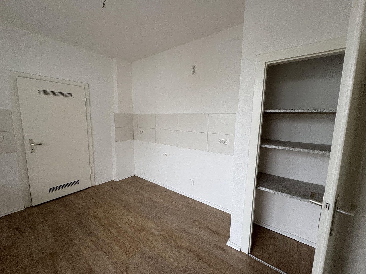 Pronájem bytu 3+1 71 m², Essener Straße 45a, Bochum, Severní Porýní-Vestfálsko Pronájem bytu 3+1 71 m², Essener Straße 45a, Bochum, Severní Porýní-Vestfálsko