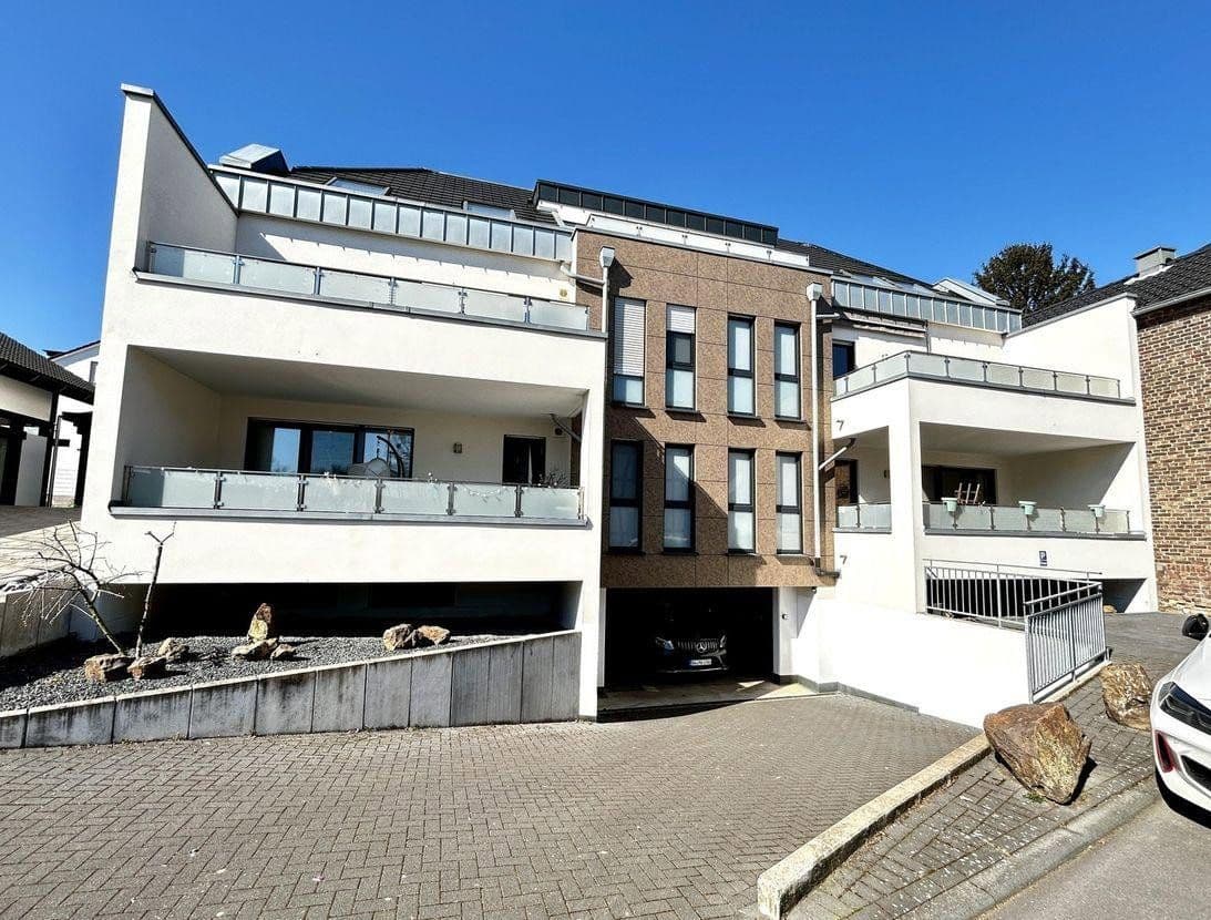 Pronájem bytu 4+1 104 m², Lambertusstr.36, Troisdorf, Severní Porýní-Vestfálsko Pronájem bytu 4+1 104 m², Lambertusstr.36, Troisdorf, Severní Porýní-Vestfálsko