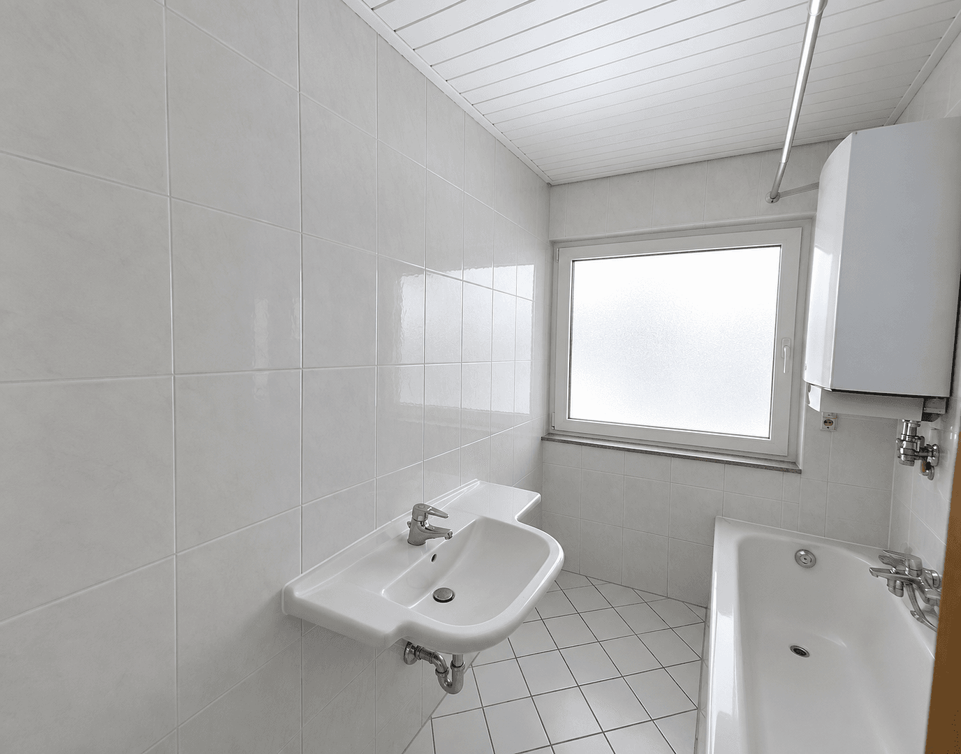 Pronájem bytu 4+1 110 m², Kurze Straße 4, Illingen, Bádensko-Württembersko Pronájem bytu 4+1 110 m², Kurze Straße 4, Illingen, Bádensko-Württembersko