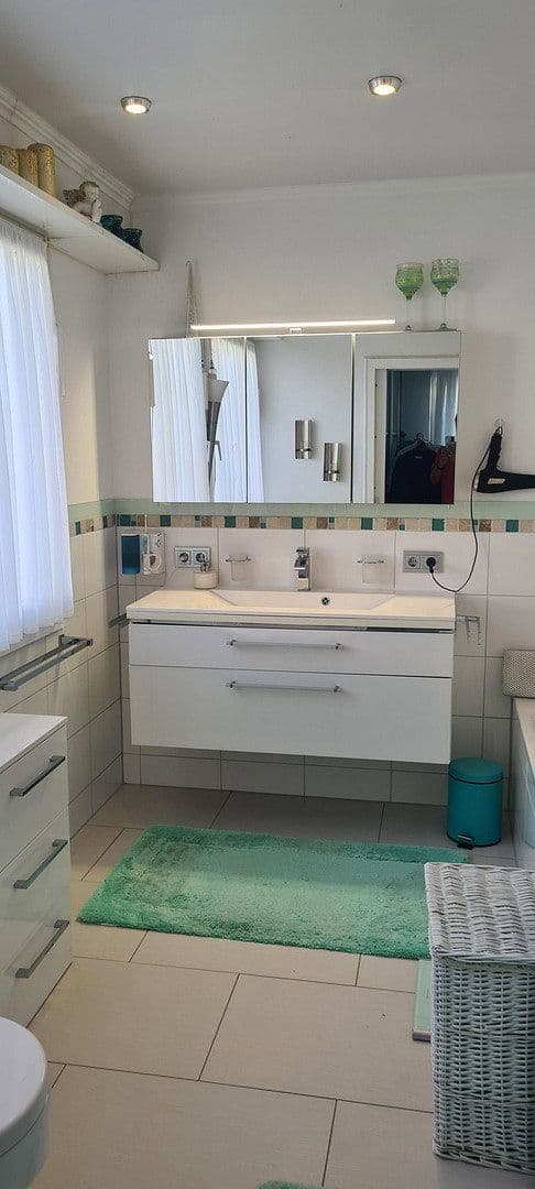 Prodej domu 230 m², pozemek 1.000 m², Am Eichenkamp 32, Nümbrecht, Severní Porýní-Vestfálsko Prodej domu 230 m², pozemek 1.000 m², Am Eichenkamp 32, Nümbrecht, Severní Porýní-Vestfálsko