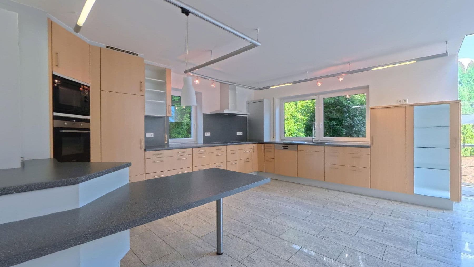 Prodej domu 230 m², pozemek 680 m², Am Hohen Rain 38, Ulm, Bádensko-Württembersko Prodej domu 230 m², pozemek 680 m², Am Hohen Rain 38, Ulm, Bádensko-Württembersko