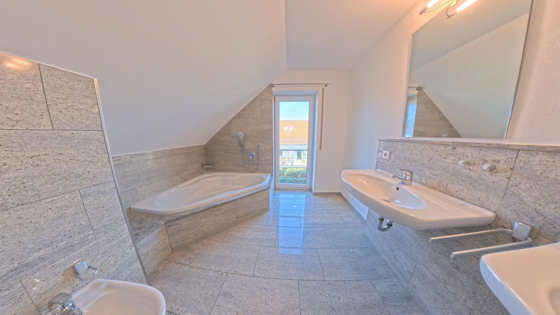 Prodej domu 230 m², pozemek 680 m², Am Hohen Rain 38, Ulm, Bádensko-Württembersko Prodej domu 230 m², pozemek 680 m², Am Hohen Rain 38, Ulm, Bádensko-Württembersko