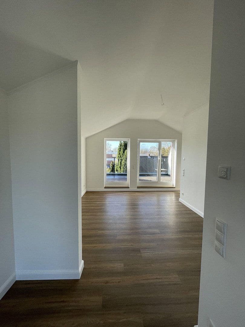 Pronájem domu 145 m², pozemek 44 m², Meiendorferstrasse, 97, Hamburg, Hamburg Pronájem domu 145 m², pozemek 44 m², Meiendorferstrasse, 97, Hamburg, Hamburg