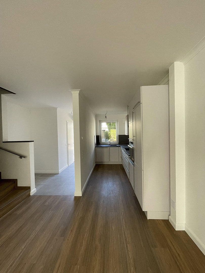 Pronájem domu 145 m², pozemek 44 m², Meiendorferstrasse, 97, Hamburg, Hamburg Pronájem domu 145 m², pozemek 44 m², Meiendorferstrasse, 97, Hamburg, Hamburg