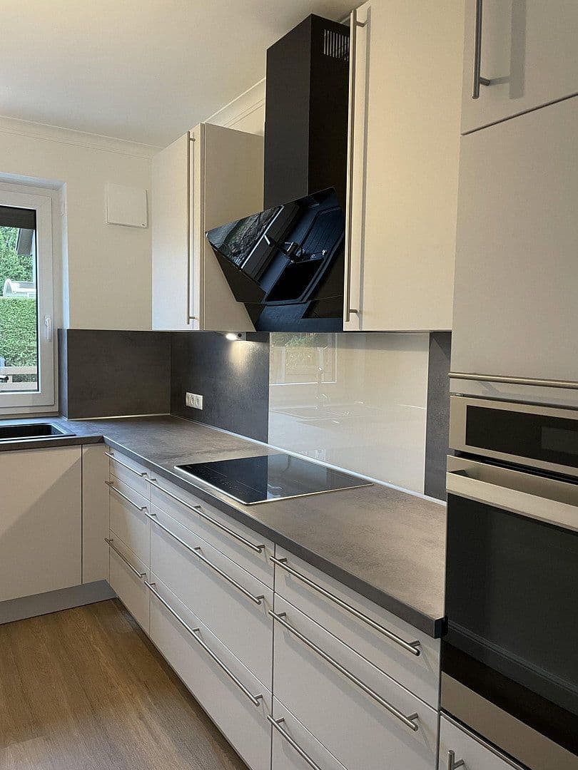 Pronájem domu 145 m², pozemek 44 m², Meiendorferstrasse, 97, Hamburg, Hamburg Pronájem domu 145 m², pozemek 44 m², Meiendorferstrasse, 97, Hamburg, Hamburg