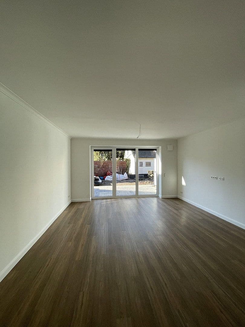 Pronájem domu 145 m², pozemek 44 m², Meiendorferstrasse, 97, Hamburg, Hamburg Pronájem domu 145 m², pozemek 44 m², Meiendorferstrasse, 97, Hamburg, Hamburg