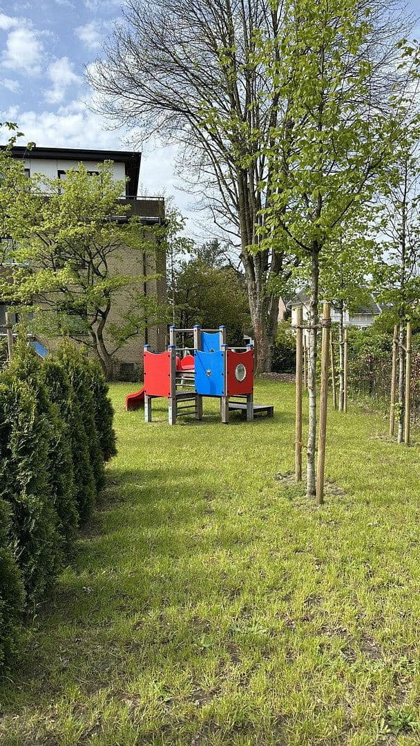 Pronájem domu 145 m², pozemek 44 m², Meiendorferstrasse, 97, Hamburg, Hamburg Pronájem domu 145 m², pozemek 44 m², Meiendorferstrasse, 97, Hamburg, Hamburg