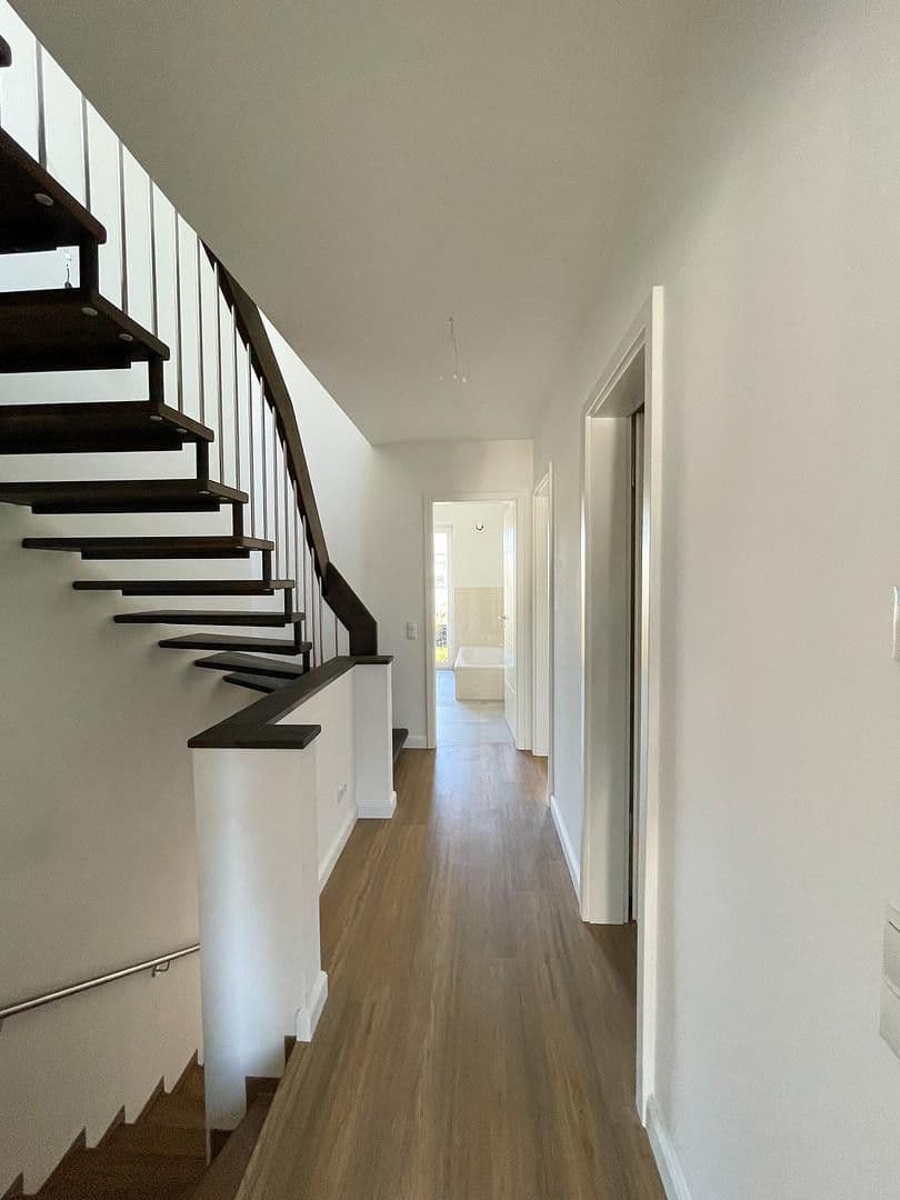 Pronájem domu 145 m², pozemek 44 m², Meiendorferstrasse, 97, Hamburg, Hamburg Pronájem domu 145 m², pozemek 44 m², Meiendorferstrasse, 97, Hamburg, Hamburg