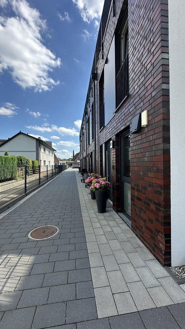 Pronájem domu 145 m², pozemek 44 m², Meiendorferstrasse, 97, Hamburg, Hamburg Pronájem domu 145 m², pozemek 44 m², Meiendorferstrasse, 97, Hamburg, Hamburg