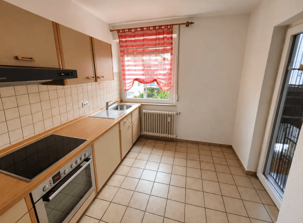 Pronájem bytu 3+1 97 m², Kurze Straße 4, Illingen, Bádensko-Württembersko Pronájem bytu 3+1 97 m², Kurze Straße 4, Illingen, Bádensko-Württembersko