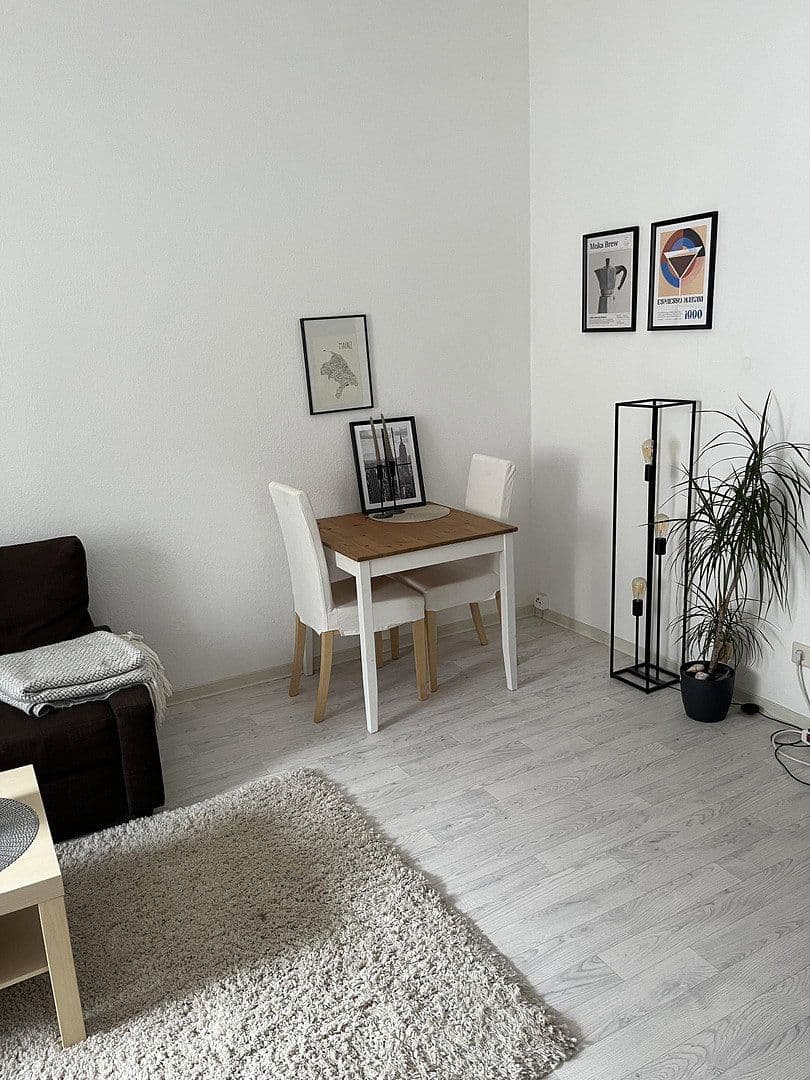 Pronájem bytu 2+1 52 m², Kaiserslautern, Porýní-Falc Pronájem bytu 2+1 52 m², Kaiserslautern, Porýní-Falc