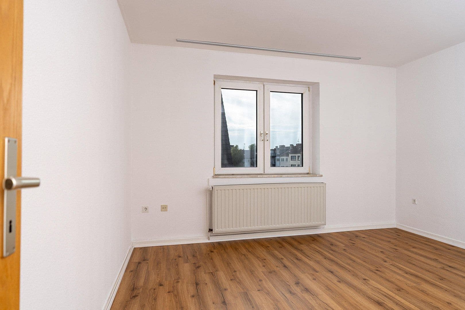 Pronájem bytu 3+1 69 m², Vestische Straße 2a, Oberhausen, Severní Porýní-Vestfálsko Pronájem bytu 3+1 69 m², Vestische Straße 2a, Oberhausen, Severní Porýní-Vestfálsko