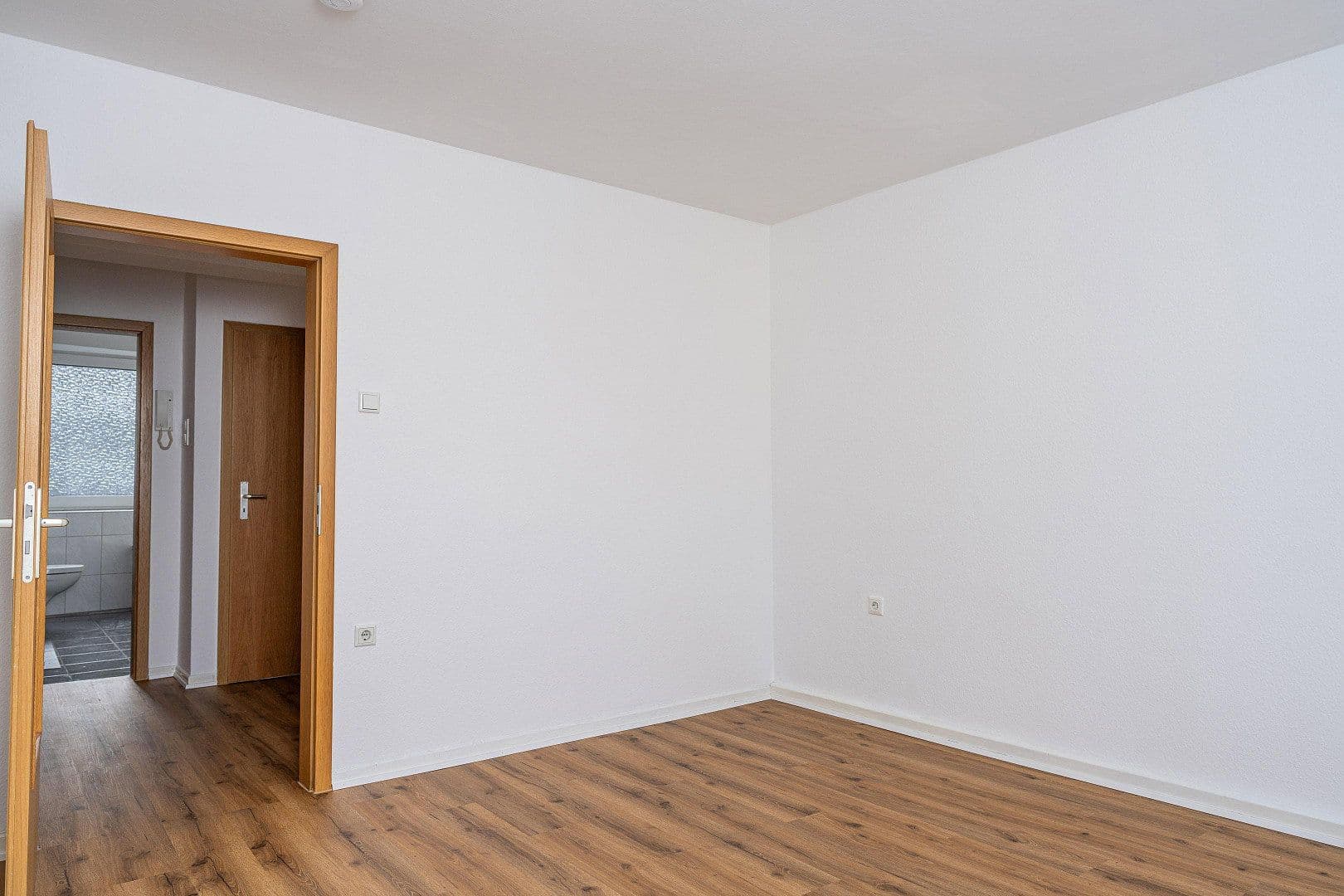 Pronájem bytu 3+1 69 m², Vestische Straße 2a, Oberhausen, Severní Porýní-Vestfálsko Pronájem bytu 3+1 69 m², Vestische Straße 2a, Oberhausen, Severní Porýní-Vestfálsko