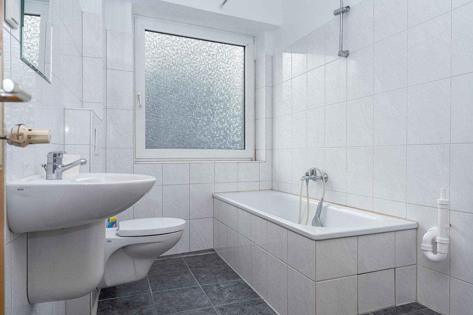 Pronájem bytu 3+1 69 m², Vestische Straße 2a, Oberhausen, Severní Porýní-Vestfálsko Pronájem bytu 3+1 69 m², Vestische Straße 2a, Oberhausen, Severní Porýní-Vestfálsko