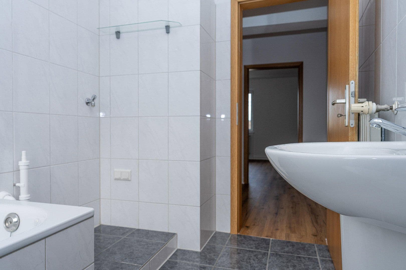 Pronájem bytu 3+1 69 m², Vestische Straße 2a, Oberhausen, Severní Porýní-Vestfálsko Pronájem bytu 3+1 69 m², Vestische Straße 2a, Oberhausen, Severní Porýní-Vestfálsko