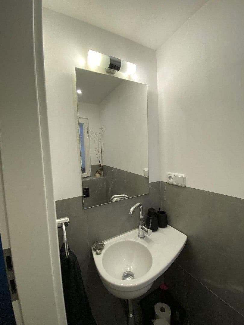 Prodej domu 90 m², pozemek 255 m², Mönchengladbach, Severní Porýní-Vestfálsko Prodej domu 90 m², pozemek 255 m², Mönchengladbach, Severní Porýní-Vestfálsko