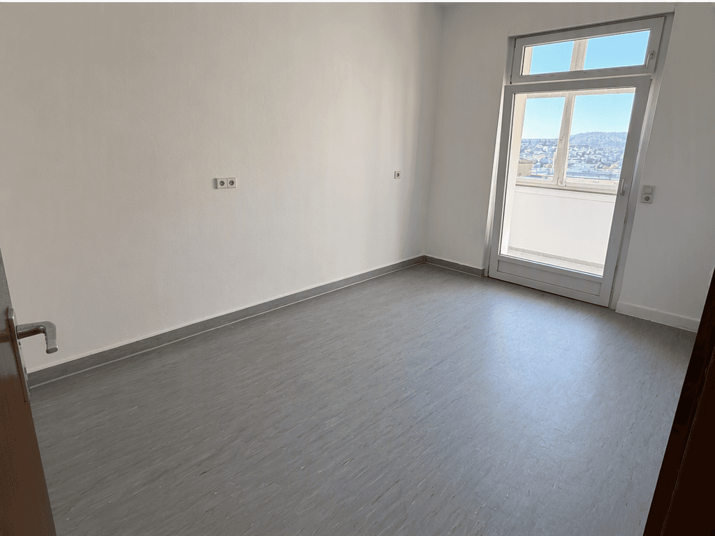 Pronájem bytu 3+1 87 m², Salierstr. 59, Pforzheim, Bádensko-Württembersko Pronájem bytu 3+1 87 m², Salierstr. 59, Pforzheim, Bádensko-Württembersko
