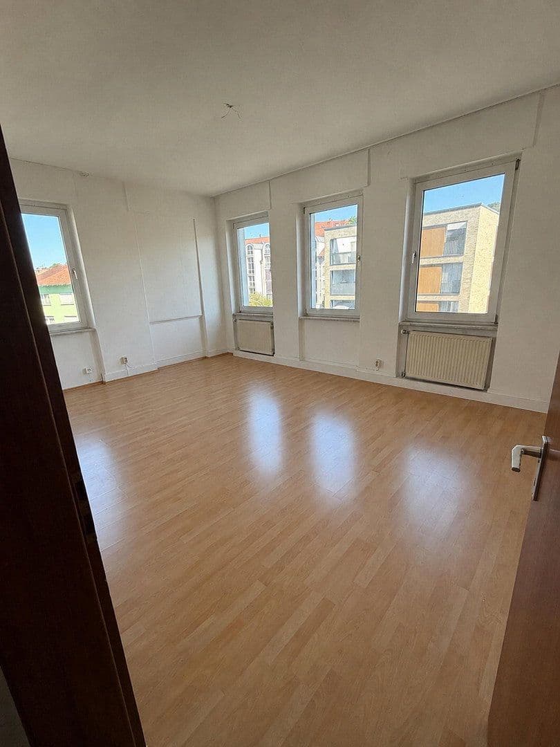 Pronájem bytu 3+1 87 m², Salierstr. 59, Pforzheim, Bádensko-Württembersko Pronájem bytu 3+1 87 m², Salierstr. 59, Pforzheim, Bádensko-Württembersko