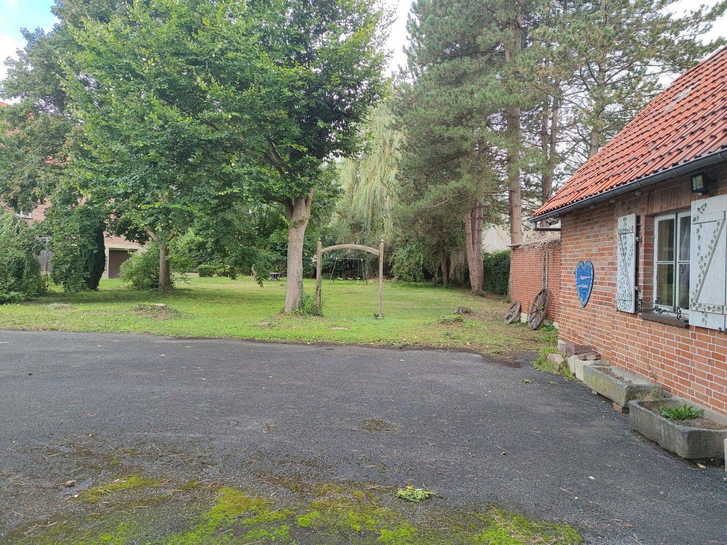 Prodej domu 316 m², pozemek 2.885 m², Duingen, Dolní Sasko Prodej domu 316 m², pozemek 2.885 m², Duingen, Dolní Sasko