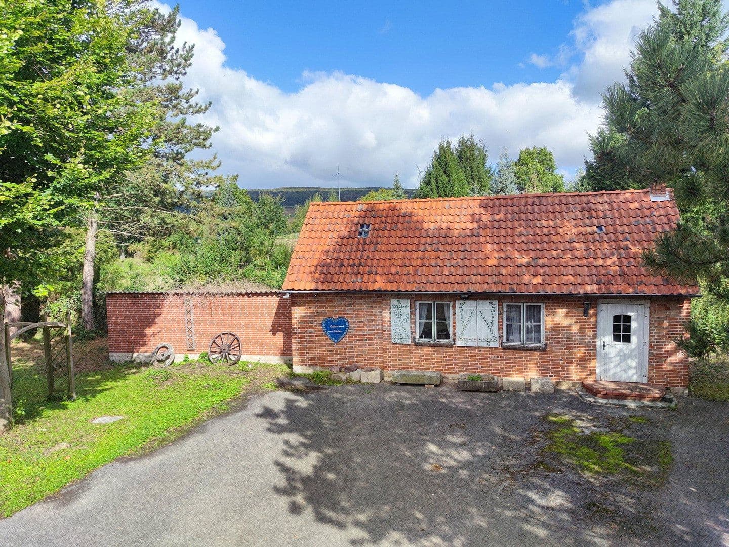Prodej domu 316 m², pozemek 2.885 m², Duingen, Dolní Sasko Prodej domu 316 m², pozemek 2.885 m², Duingen, Dolní Sasko