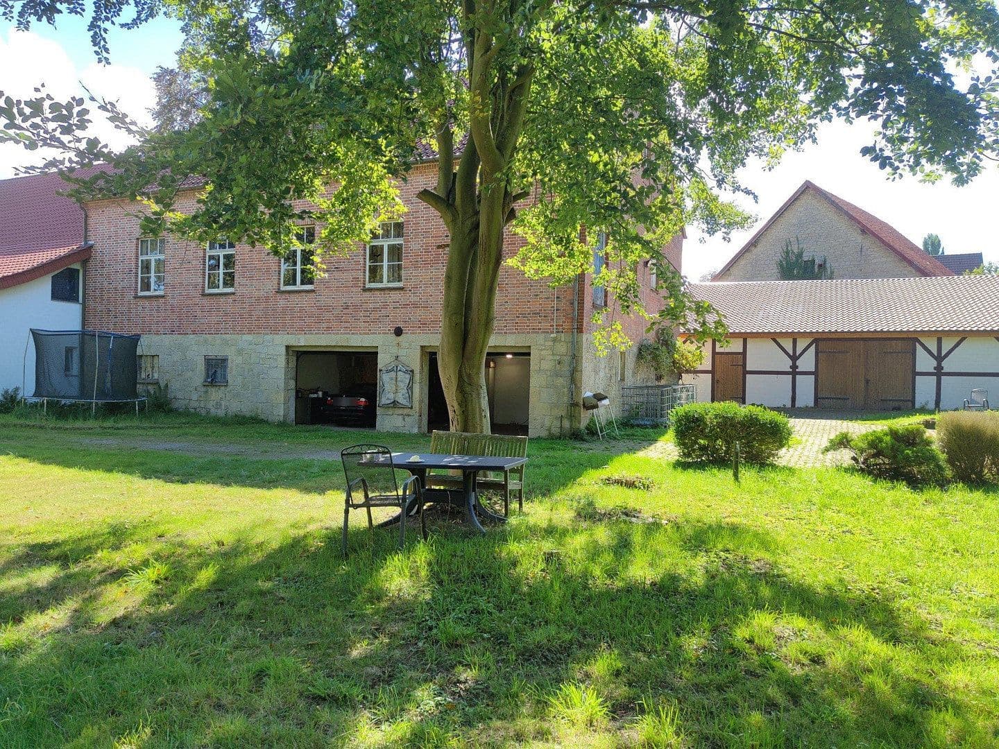 Prodej domu 316 m², pozemek 2.885 m², Duingen, Dolní Sasko Prodej domu 316 m², pozemek 2.885 m², Duingen, Dolní Sasko